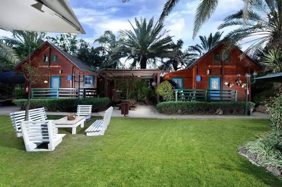 Family Cabin Menaẖemya Eksteriør bilde