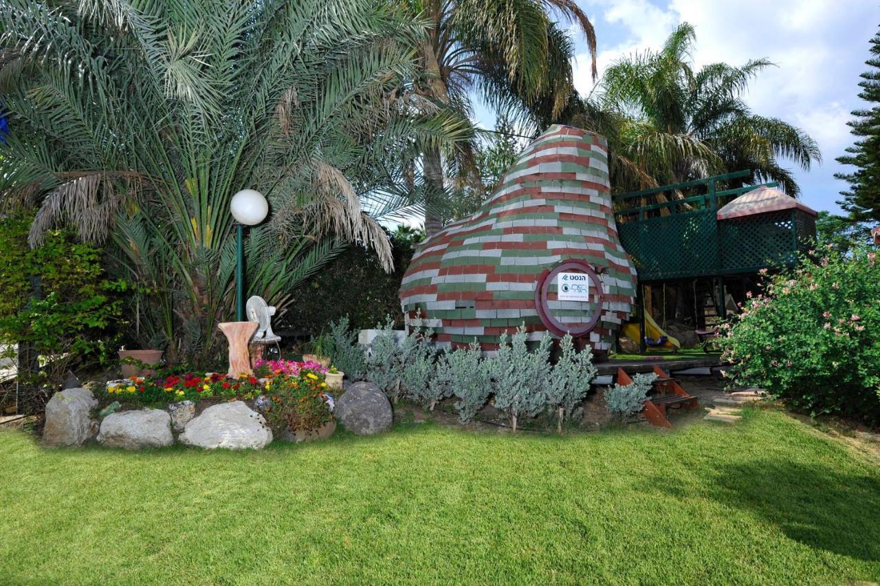 Family Cabin Menaẖemya Eksteriør bilde