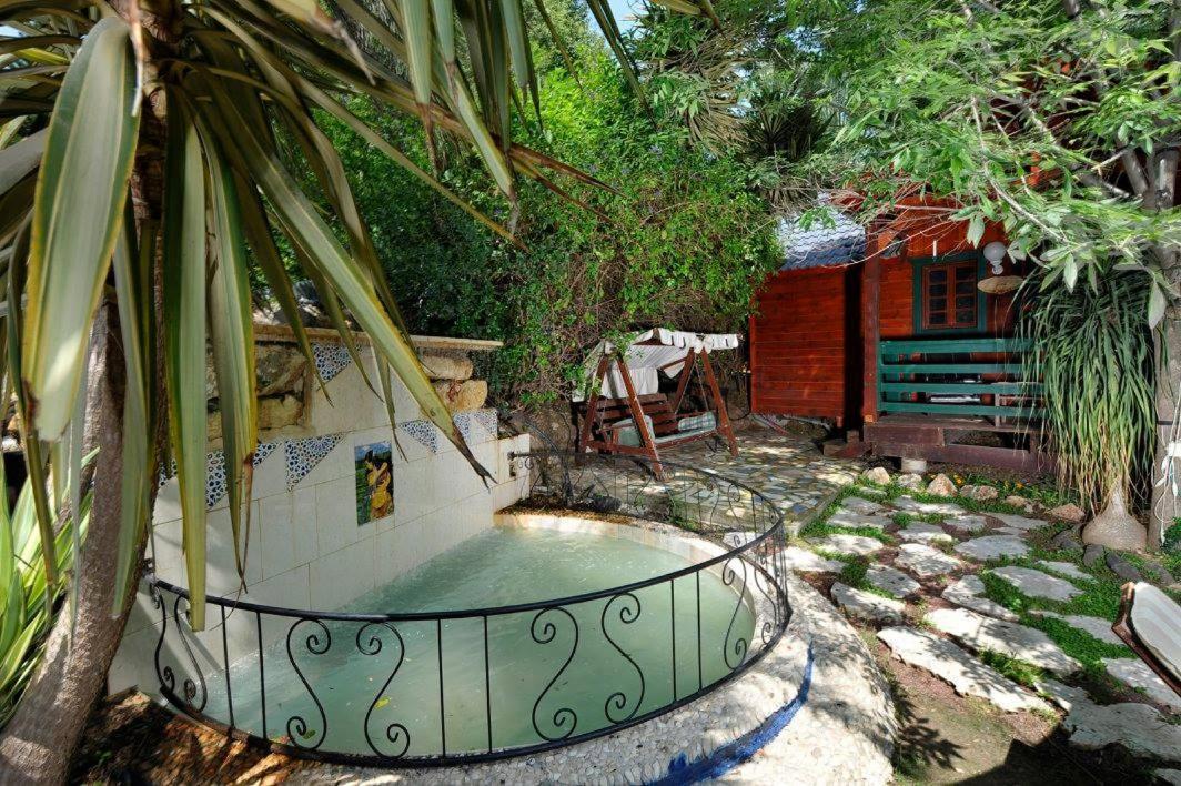 Family Cabin Menaẖemya Eksteriør bilde