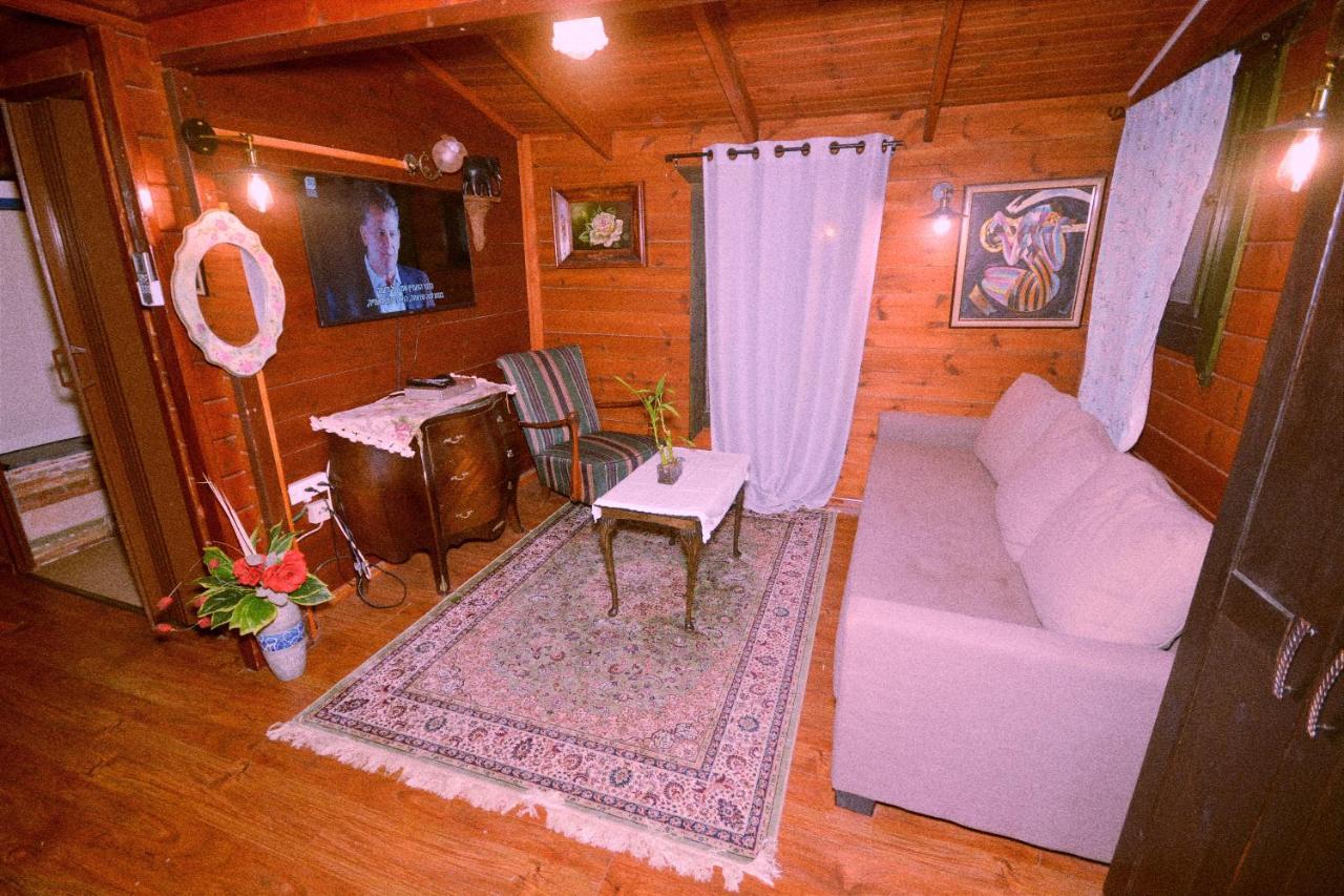 Family Cabin Menaẖemya Eksteriør bilde